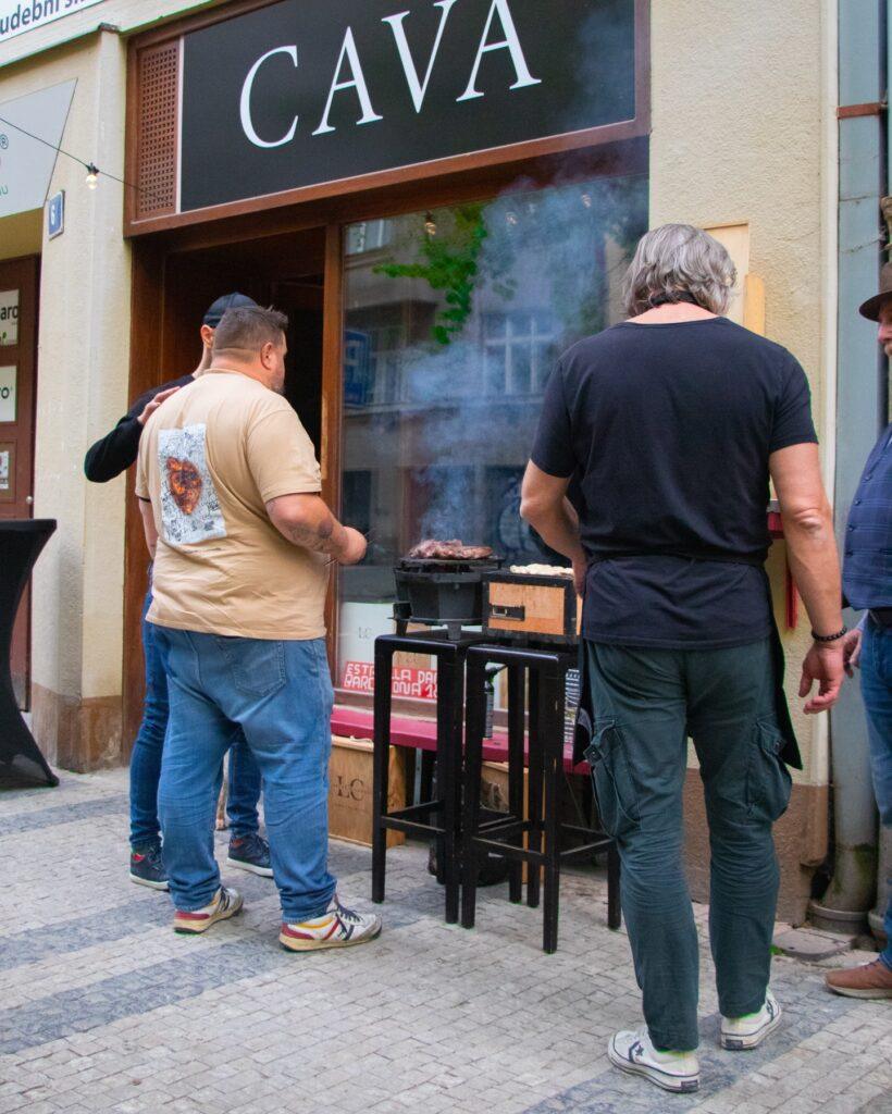 Zahájenie grilovacej sezóny v Cava Praha s prezentáciou prémiových steakov z LoCo Parrillero