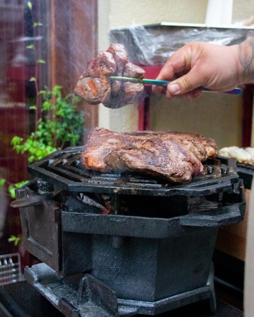 Zahájenie grilovacej sezóny v Cava Praha s prezentáciou prémiových steakov z Loco Parrillero